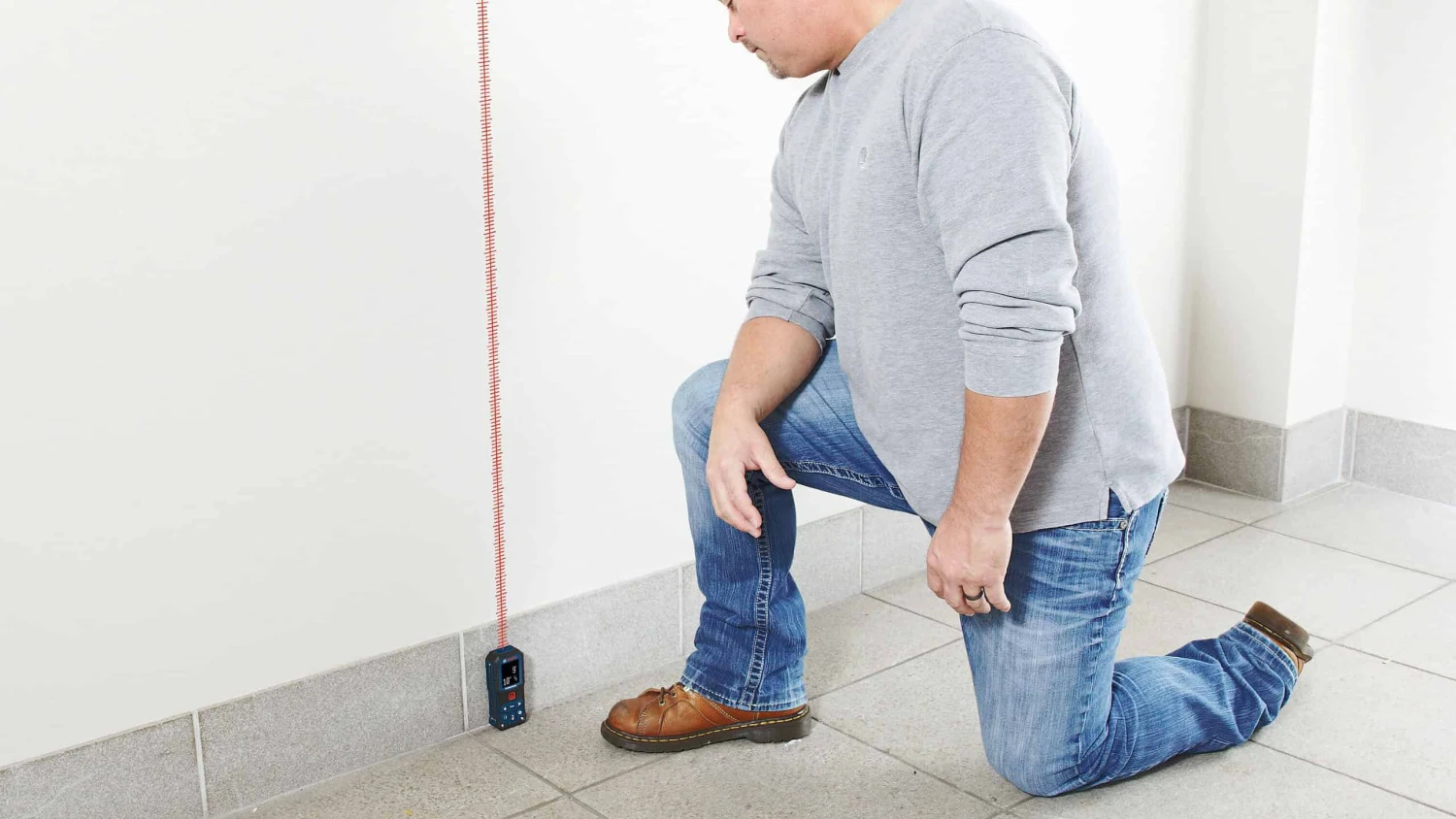 Bosch BLAZE 165-ft Indoor Red Laser Distance Measurer With Backlit Display | BigEasyMart.com - Image 9