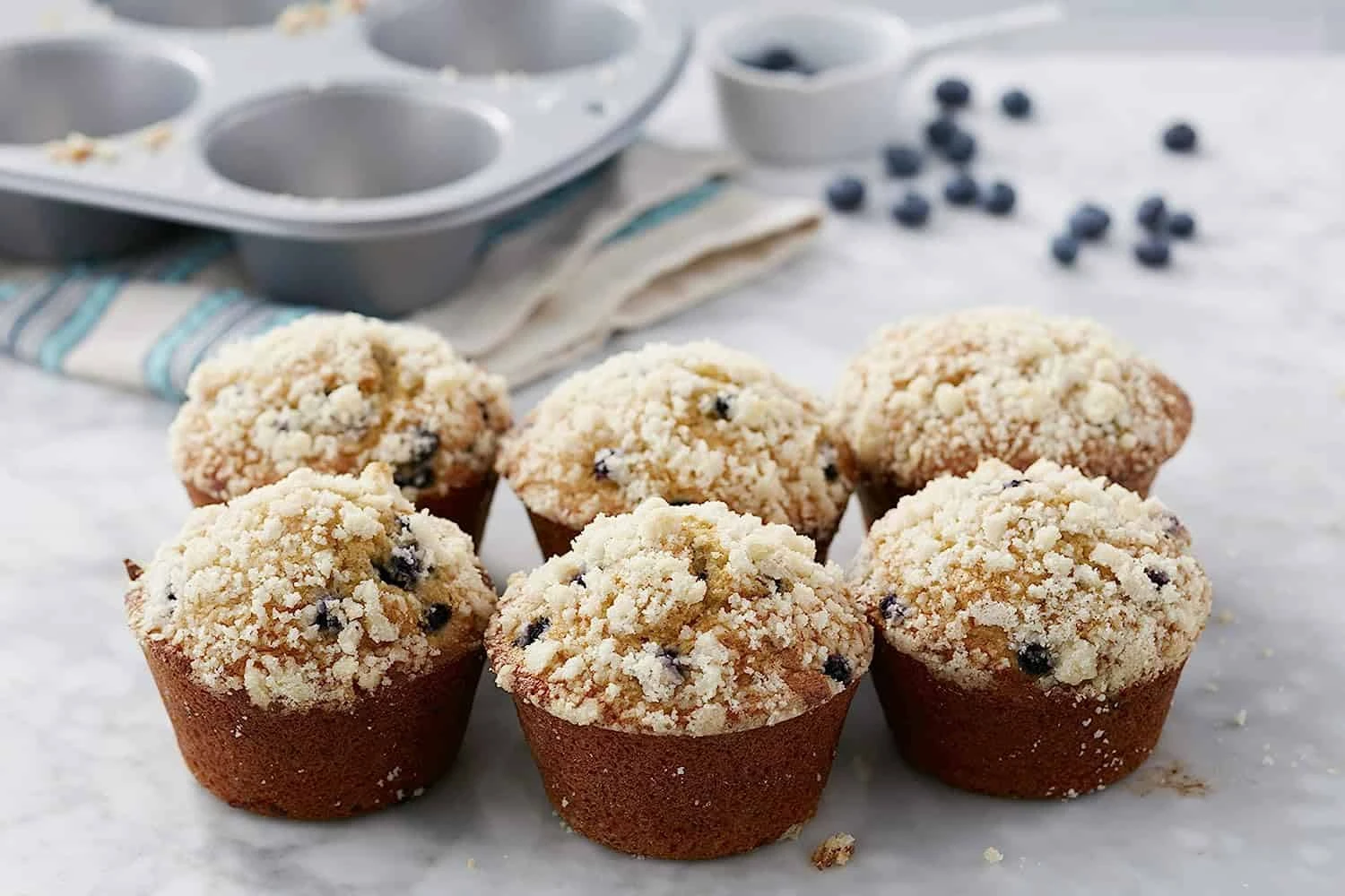 Wilton Recipe Right Non-Stick 6 Cup Jumbo Muffin Pan, 2 Count (Pack Of 1) | BigEasyMart.com - Image 6