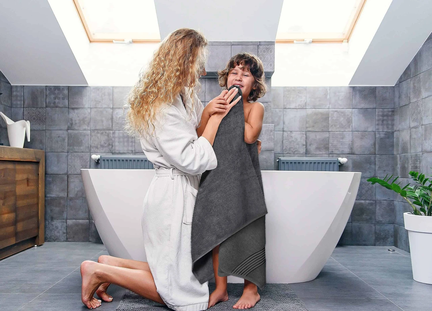 Utopia Towels 8-Piece Premium Towel Set, 2 Bath Towels, 2 Hand Towels, And 4 Wash Cloths, (Grey) | BigEasyMart.com - Image 5