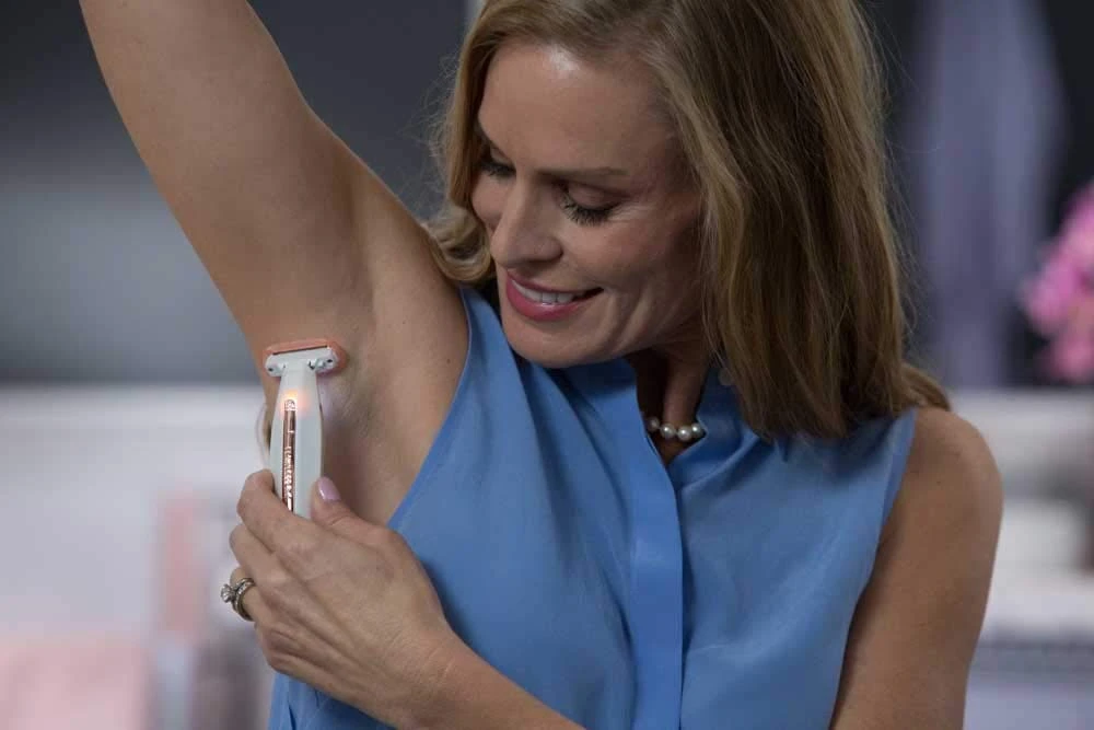 Finishing Touch Flawless Body Rechargeable Ladies Shaver And Trimmer, White/Rose Gold | BigEasyMart.com - Image 5